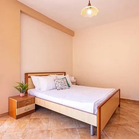 Radhima Res 15 - One Bedroom Apt, Sea View *